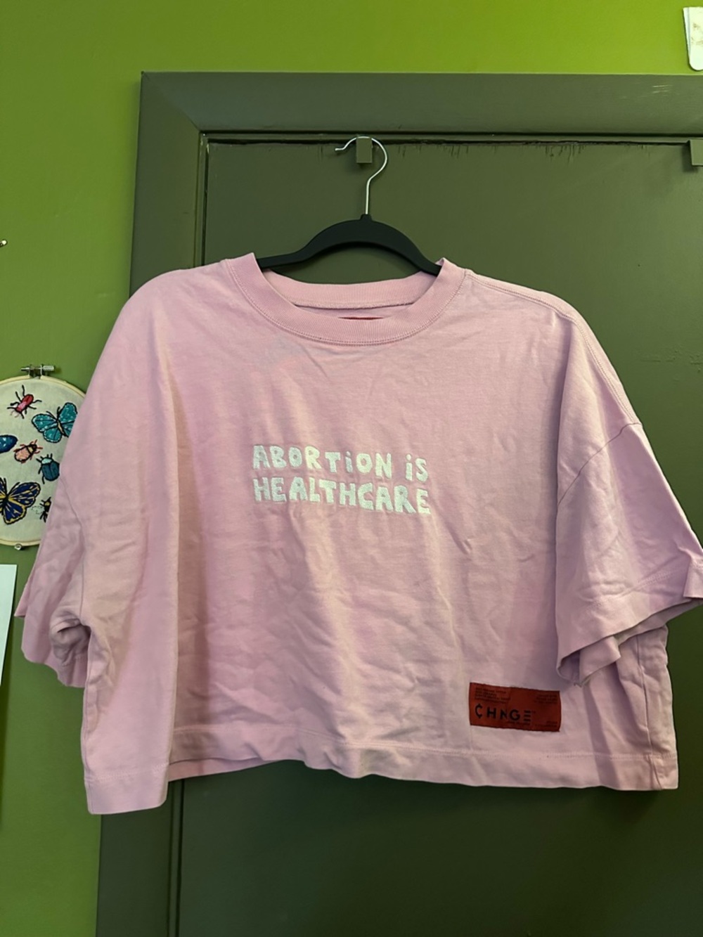 CHNGE cropped pink top size XL shirt ”Abortion is Healthcare”